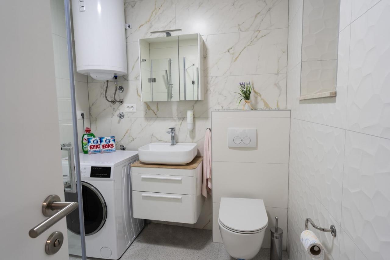 Apartmani Centar ยูบุสกี ภายนอก รูปภาพ