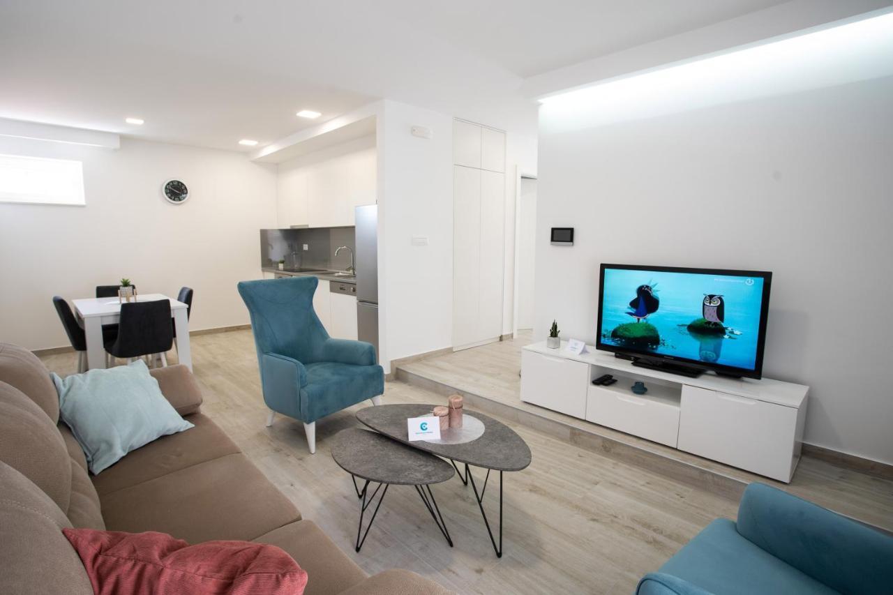 Apartmani Centar ยูบุสกี ภายนอก รูปภาพ