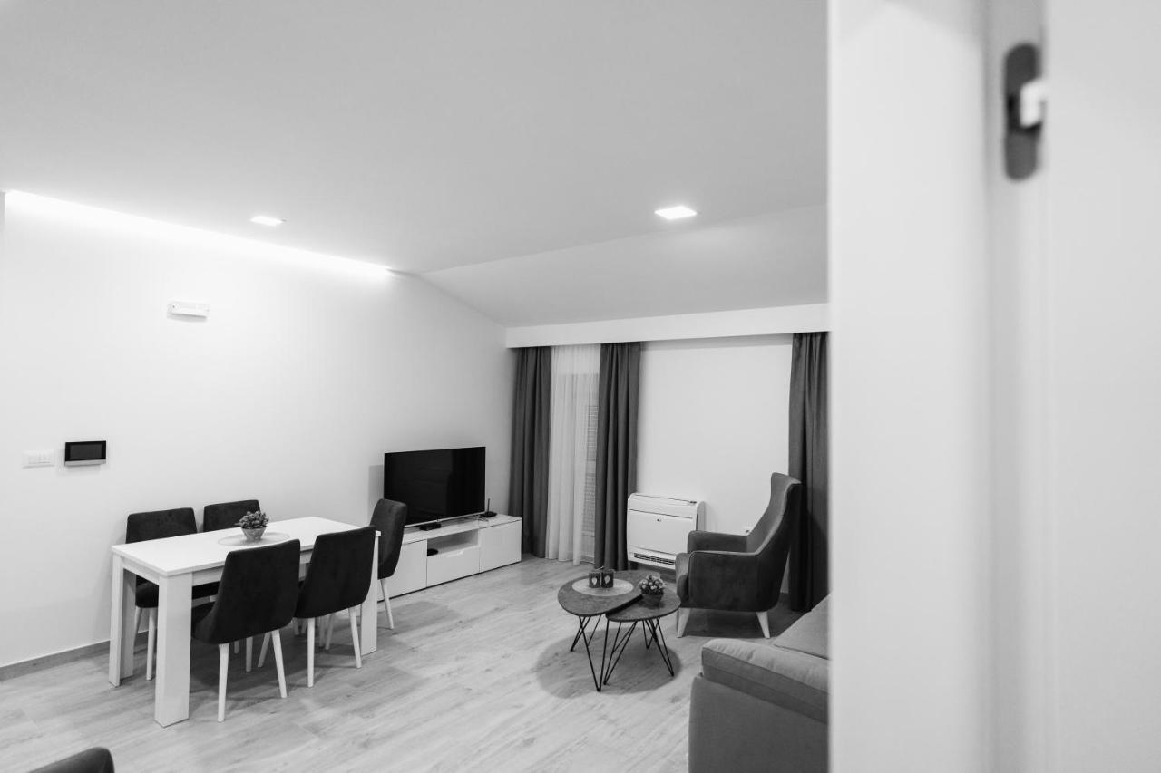 Apartmani Centar ยูบุสกี ภายนอก รูปภาพ