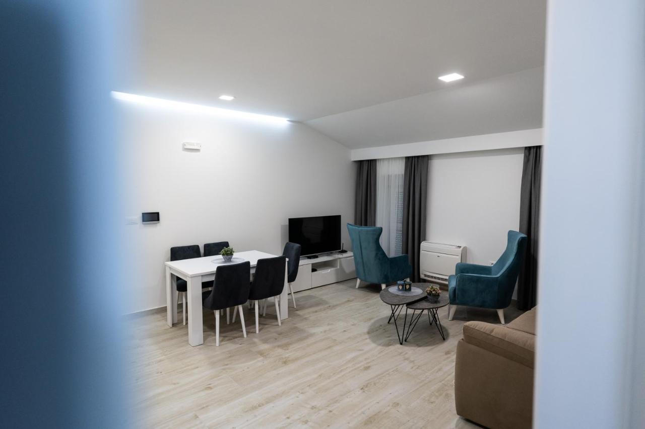 Apartmani Centar ยูบุสกี ภายนอก รูปภาพ