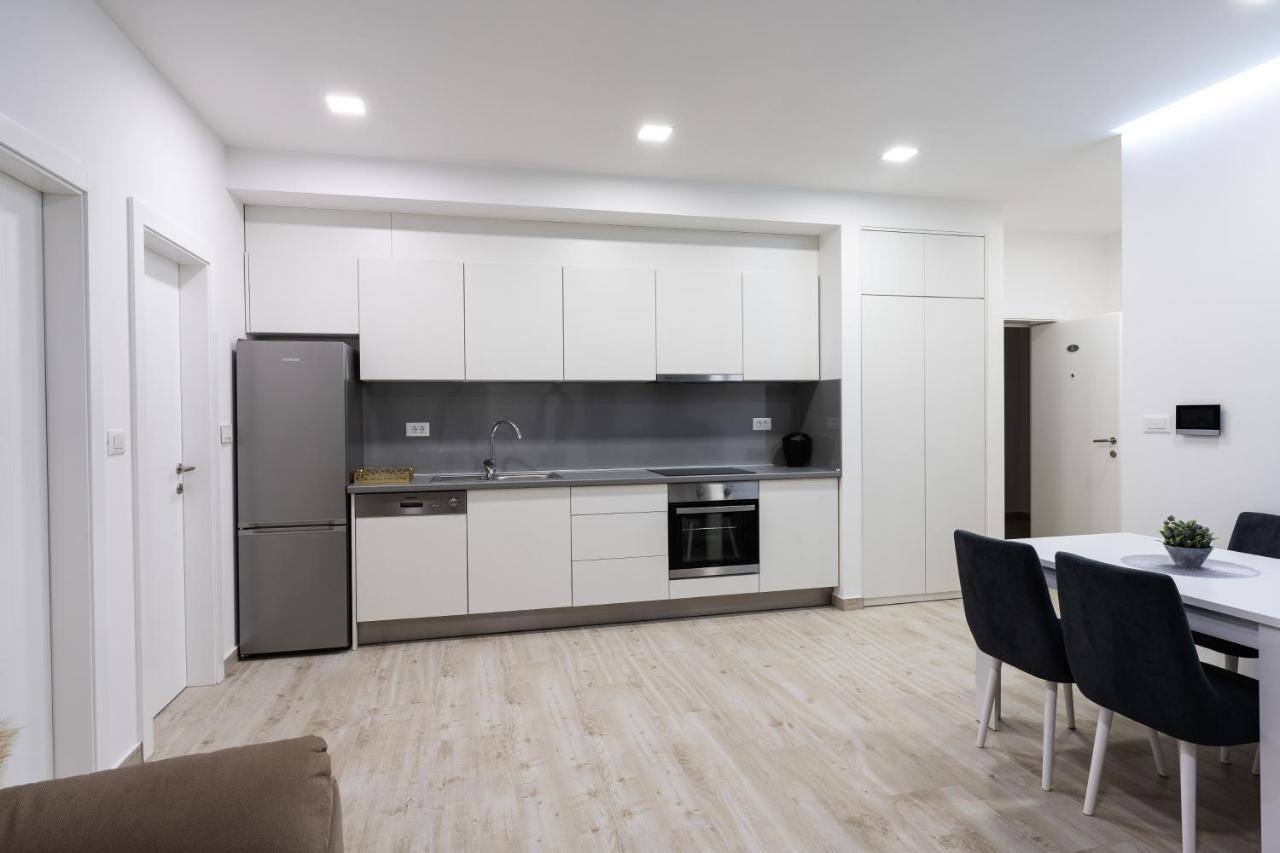 Apartmani Centar ยูบุสกี ภายนอก รูปภาพ