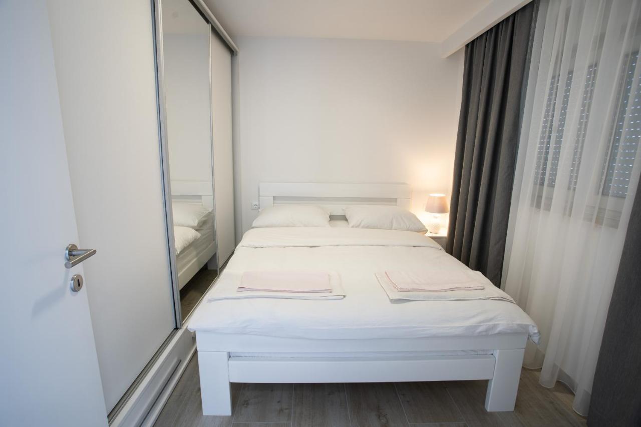 Apartmani Centar ยูบุสกี ภายนอก รูปภาพ